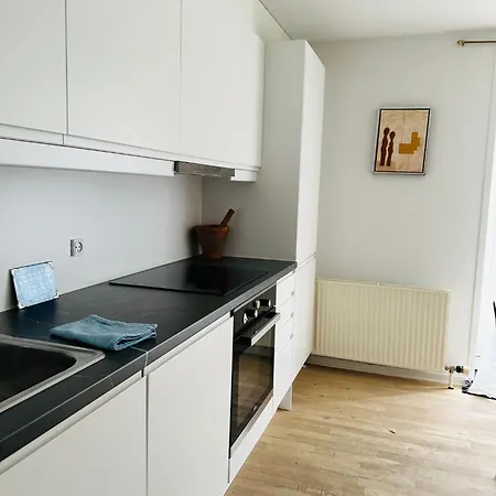 Appartement 300 Meter Walk To Lego House - 80m2 Two Bedroom With Garden - Unit B